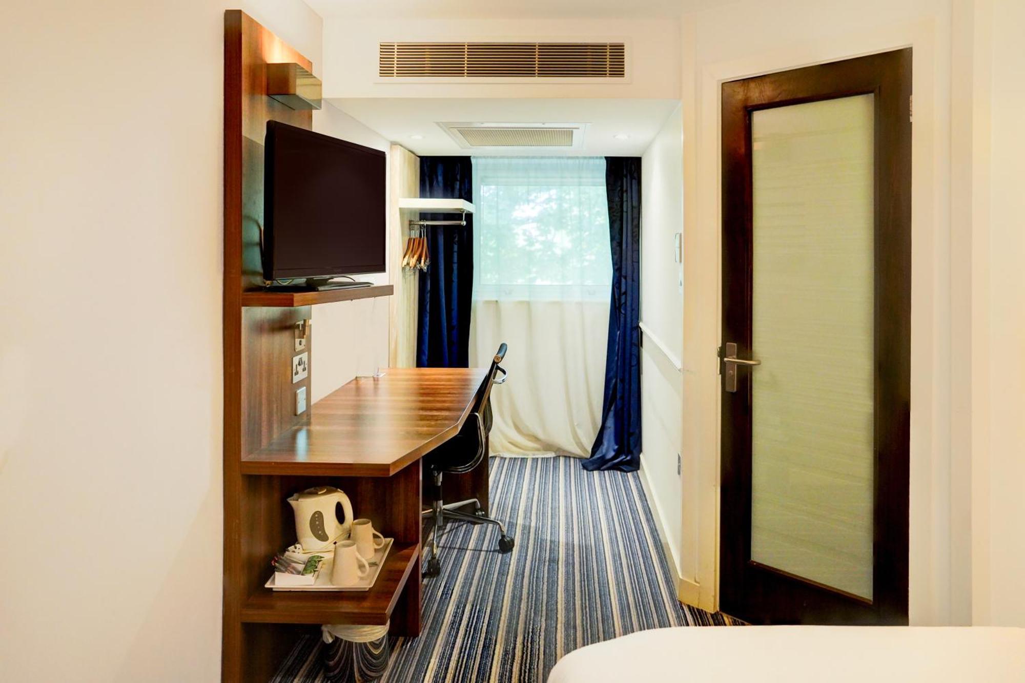 Belvilla Crewe City Centre Hotel Lifestyle Extérieur photo