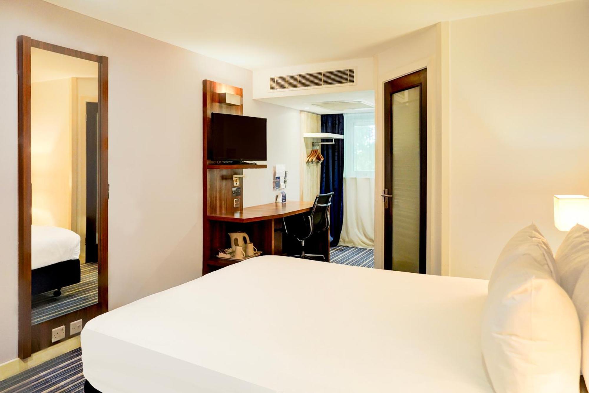 Belvilla Crewe City Centre Hotel Lifestyle Extérieur photo