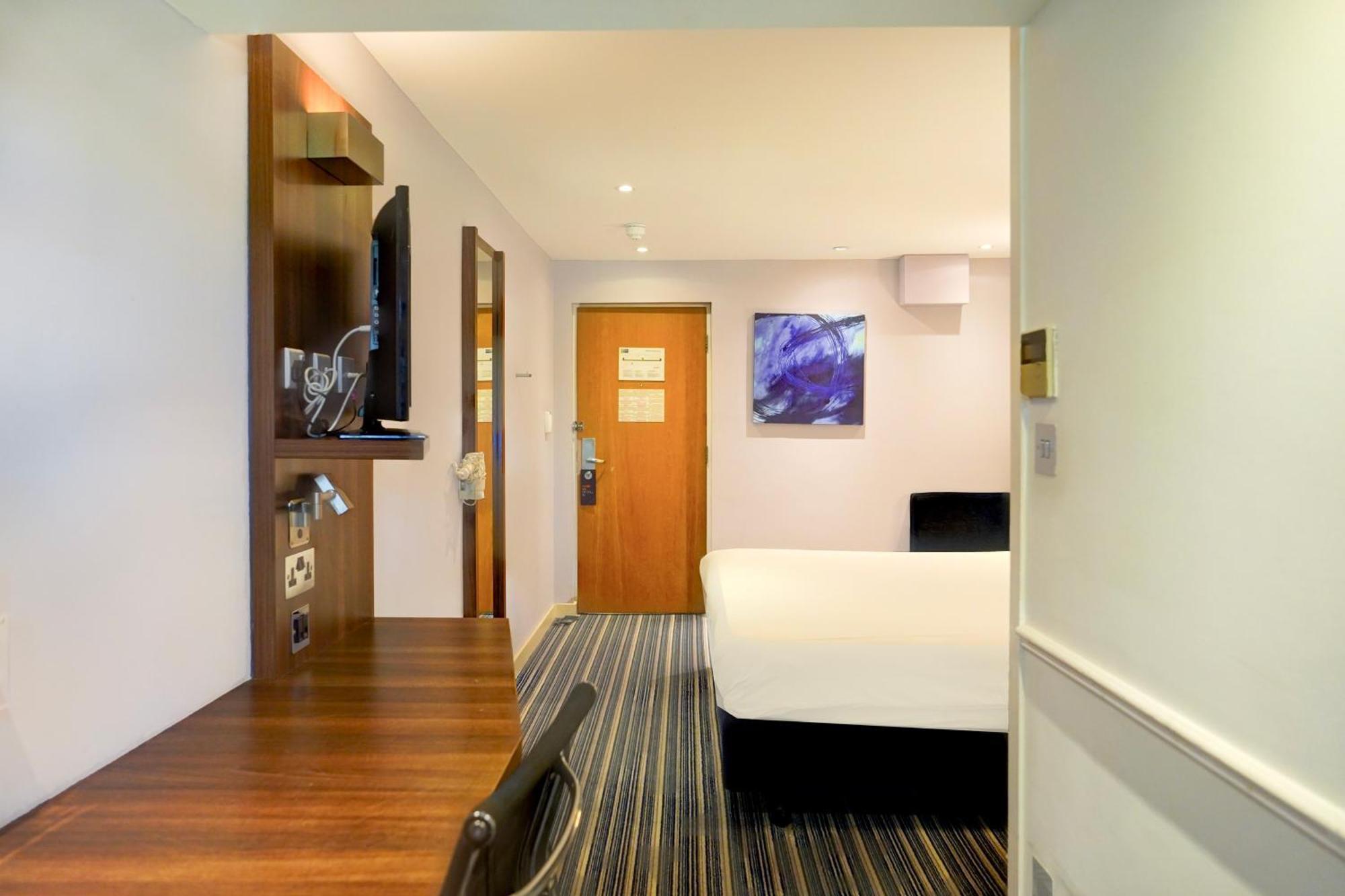 Belvilla Crewe City Centre Hotel Lifestyle Extérieur photo