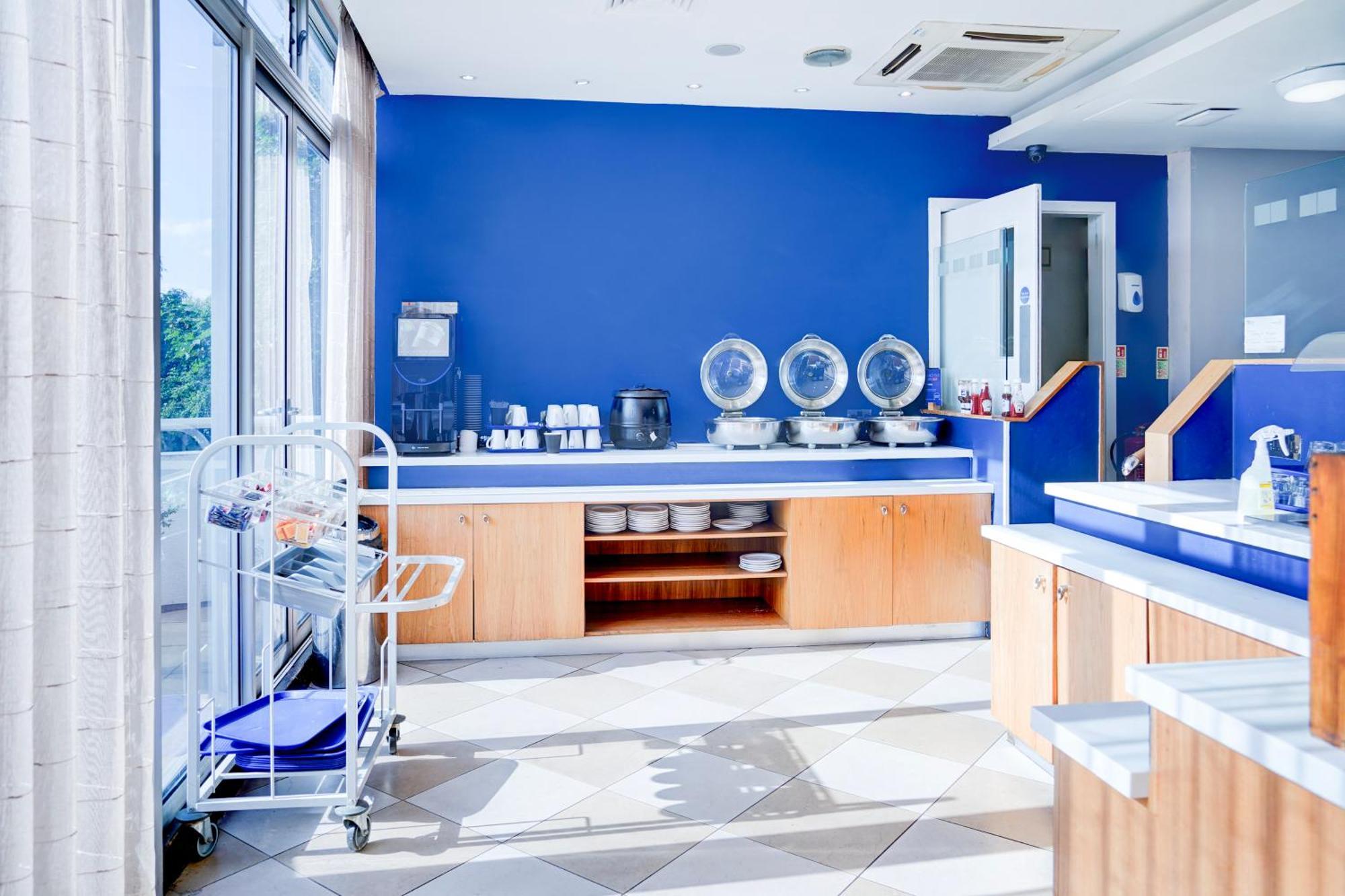 Belvilla Crewe City Centre Hotel Lifestyle Extérieur photo