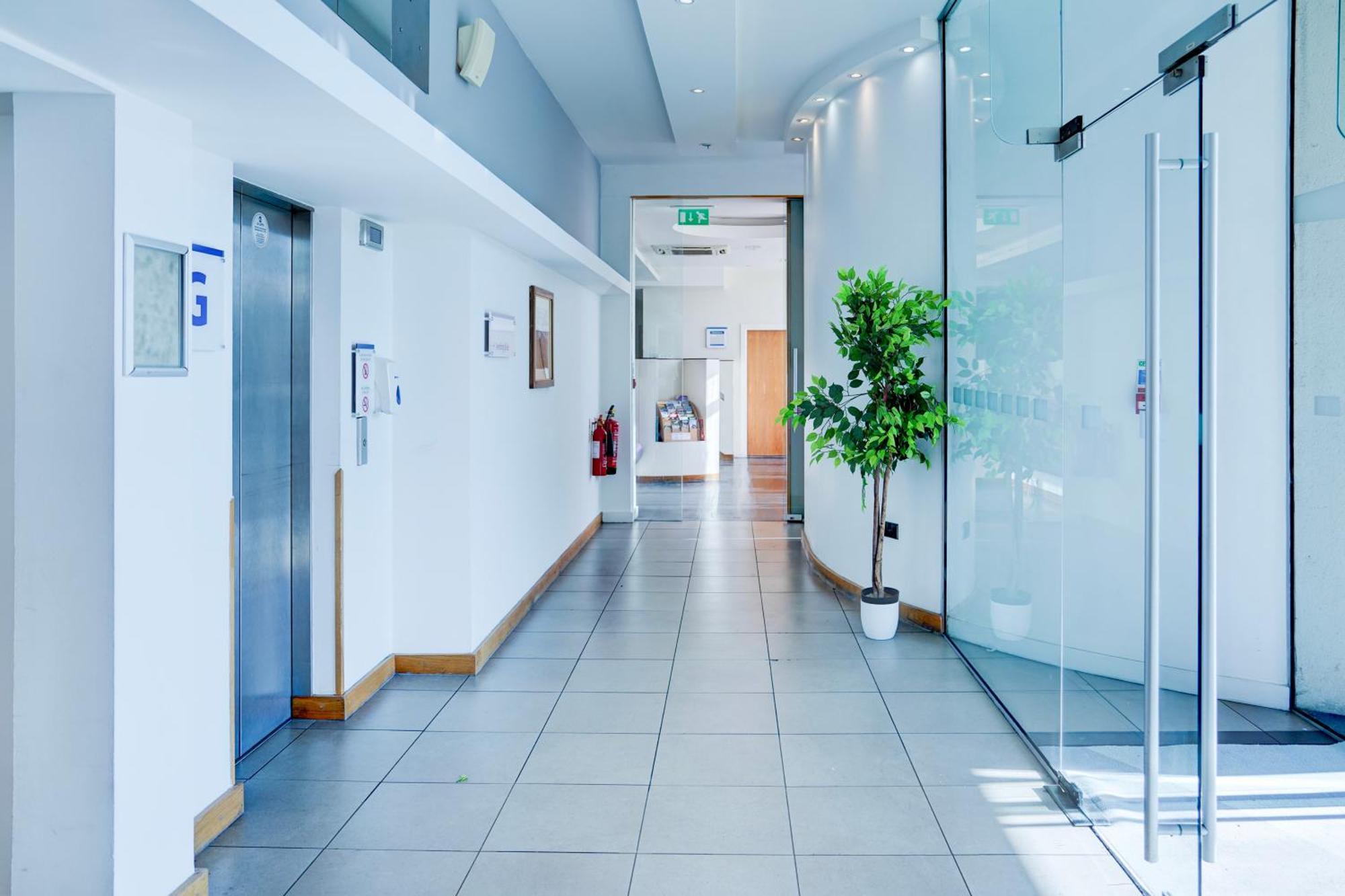 Belvilla Crewe City Centre Hotel Lifestyle Extérieur photo