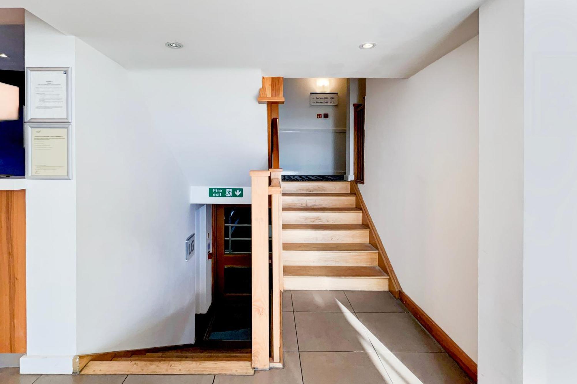 Belvilla Crewe City Centre Hotel Lifestyle Extérieur photo
