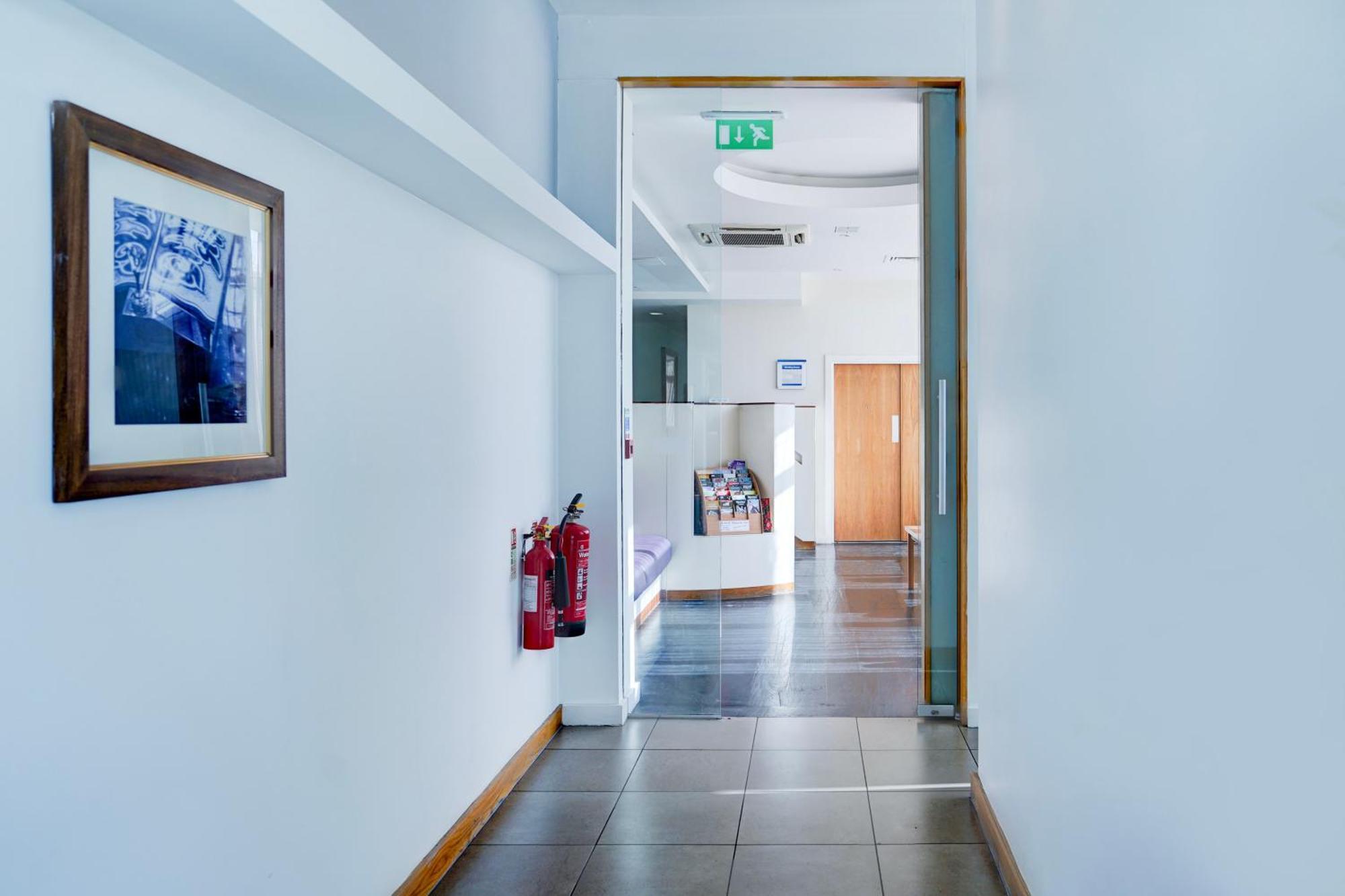 Belvilla Crewe City Centre Hotel Lifestyle Extérieur photo