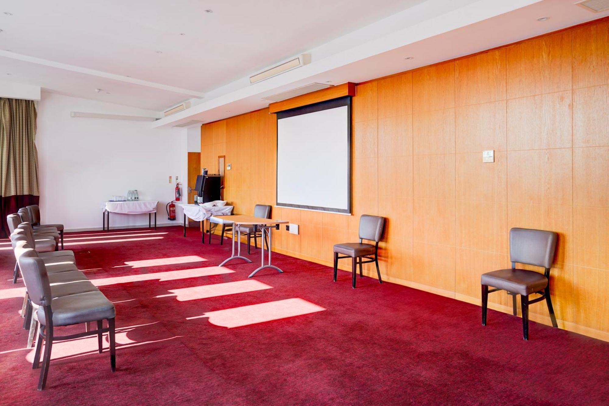 Belvilla Crewe City Centre Hotel Lifestyle Extérieur photo