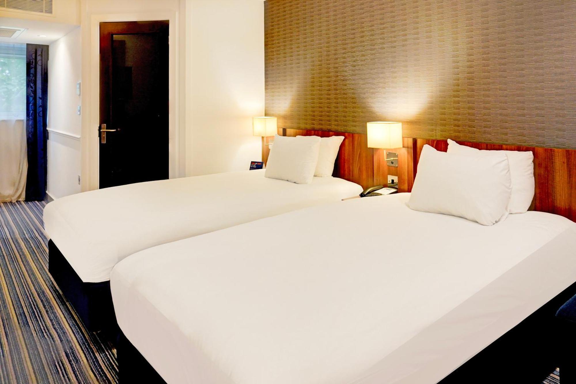 Belvilla Crewe City Centre Hotel Lifestyle Extérieur photo